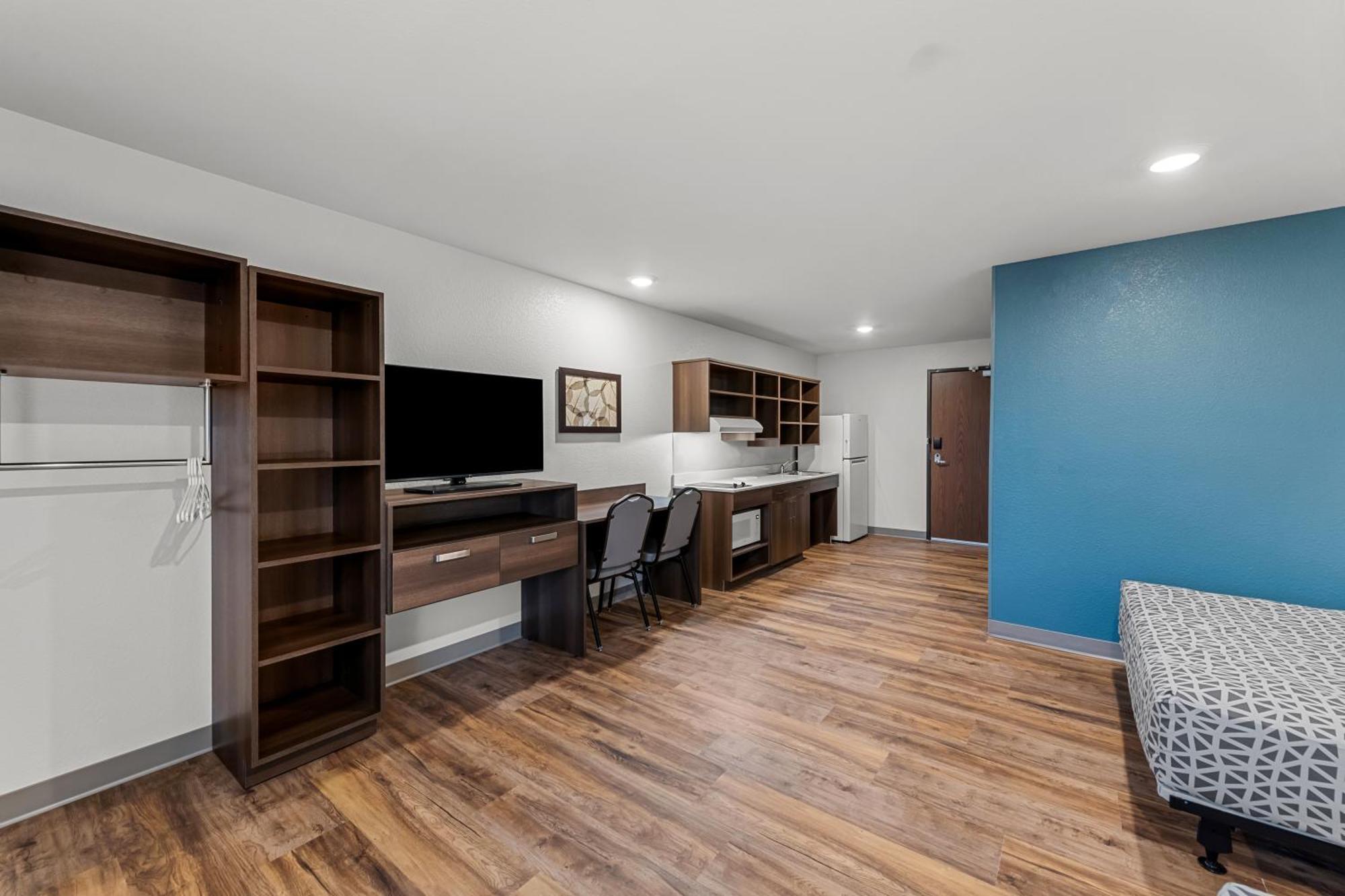 Woodspring Suites Kansas City Airport Exterior photo