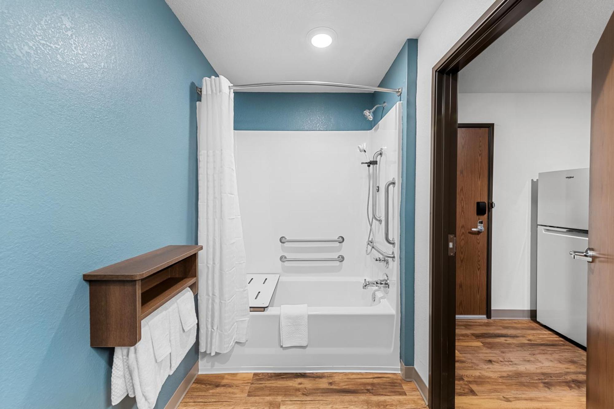 Woodspring Suites Kansas City Airport Exterior photo