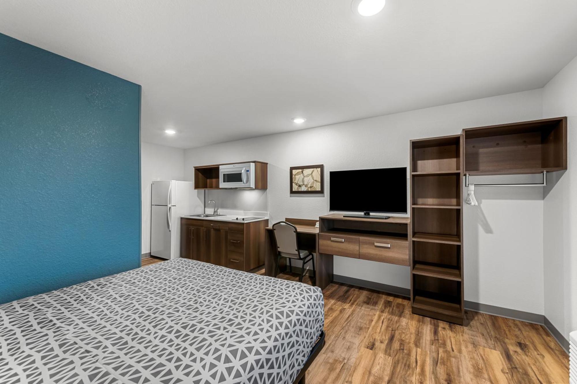 Woodspring Suites Kansas City Airport Exterior photo