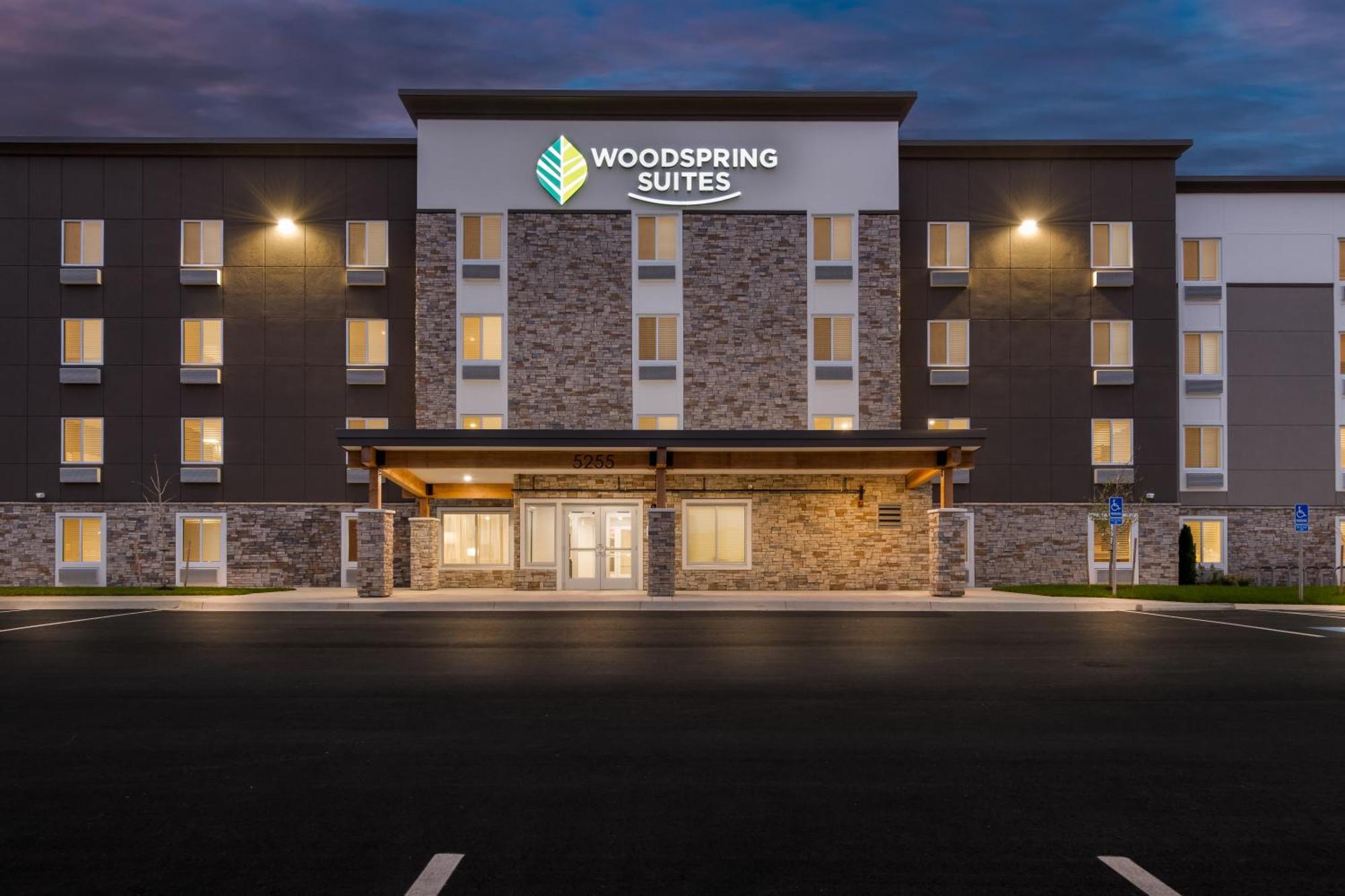 Woodspring Suites Kansas City Airport Exterior photo